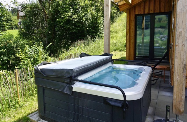 Chalet with sauna and whirlpool near ski resort