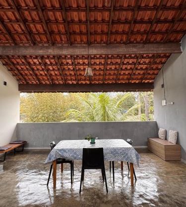 Chalé com Varanda Grande e Terraço Vista Mar