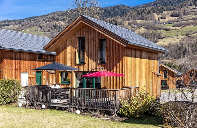 Chalet # 11b with 2 Bedrooms, sauna & whirlpool