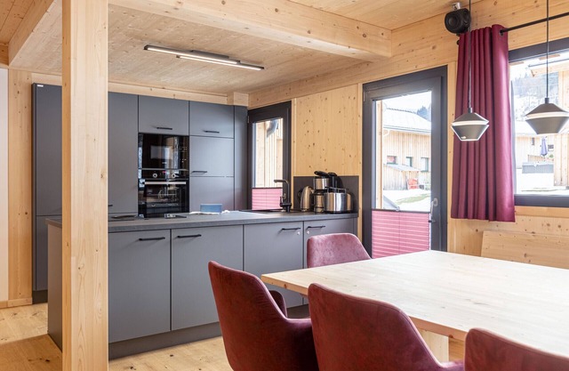 Chalet # 54a with 4 Bedrooms, sauna & whirlpool