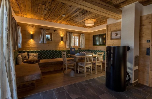Chalet 2 - autumn time