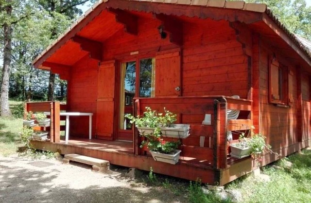 Chalet 3 étoiles - Piscine - efchbg