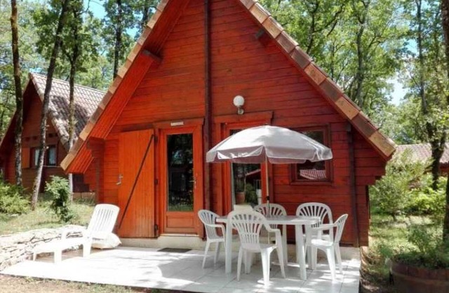Chalet 3 étoiles - Piscine - efchce