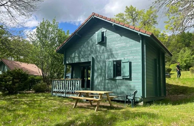 Chalet 4 étoiles - Piscine - eeiigc