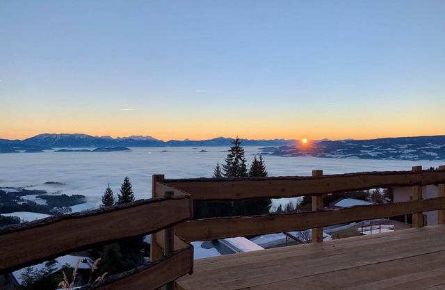 Chalet 'Bergspektive - Haus Alpenspa' with Mountain View and Wine barrel bath