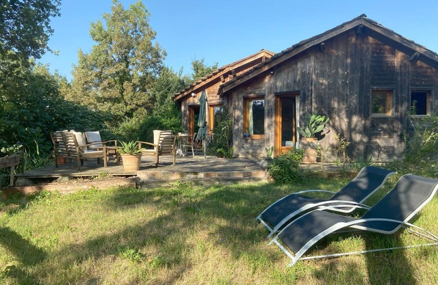 Chalet de Campagne au Cœur des Côteaux de Gascogne