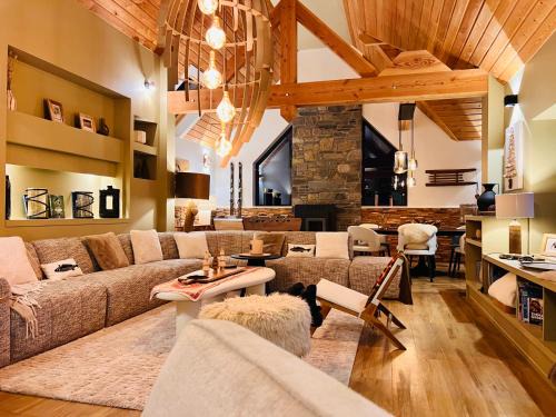 Chalet de luxe contemporain vue 360 degrés sur les montagnes