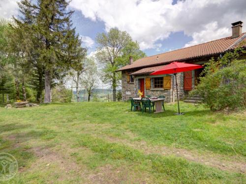 Chalet familial à 5 min des pistes de ski de Chalmazel, 3 chambres, cheminée, animaux acceptés - FR-1-496-138