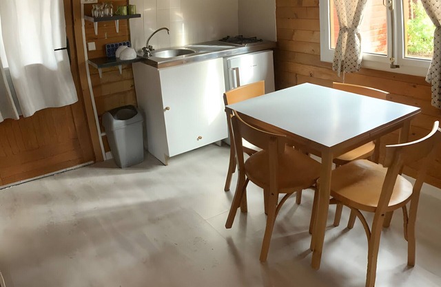 Chalet 'Guzet 4 Personnes 25' with Private Terrace, Private Garden and Wi-Fi