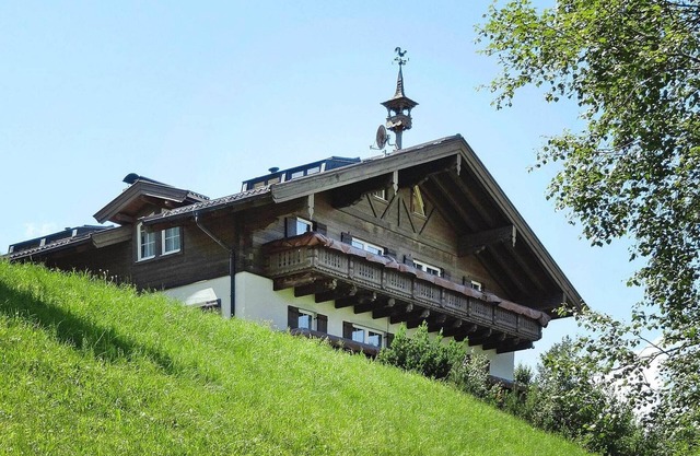 Chalet in Dienten with Ski-In Access & Pool