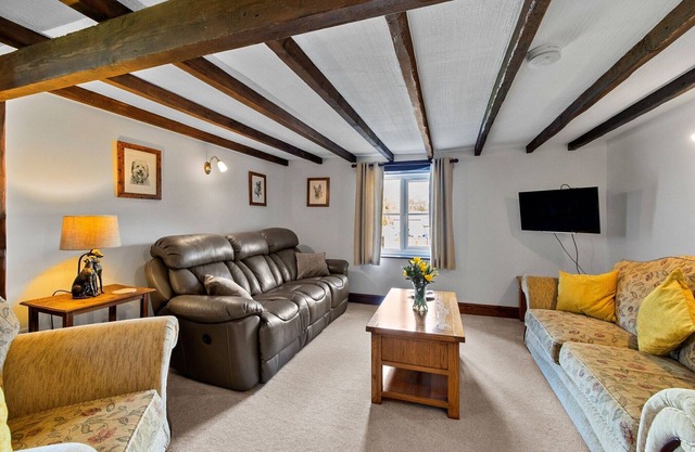 Chalet in Devon near Tarka Trail & Fishing Lakes