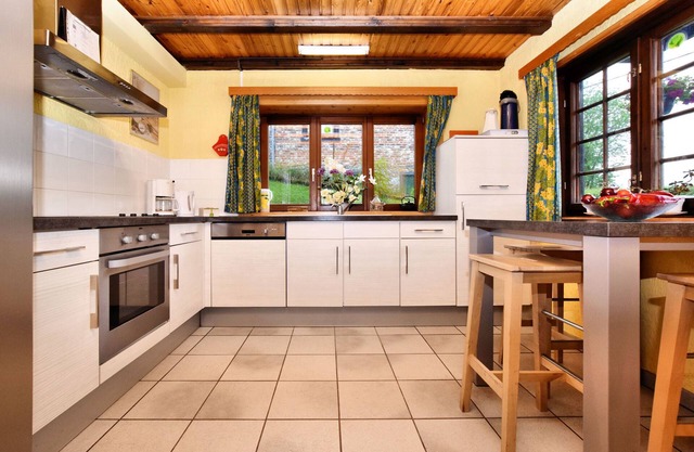Chalet in Fraiture with Sauna and Garden