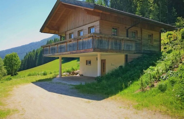 Chalet Jupiter by Interhome