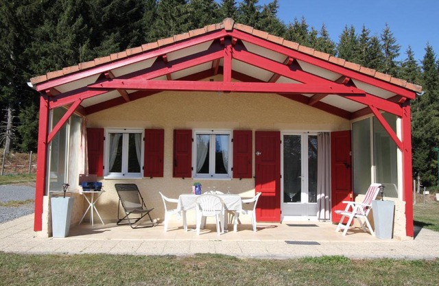 Chalet Le Clos des Sapins by Interhome