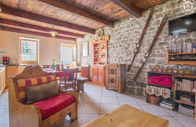 Chalet 'Le Lagopede' with Mountain View and Wi-Fi