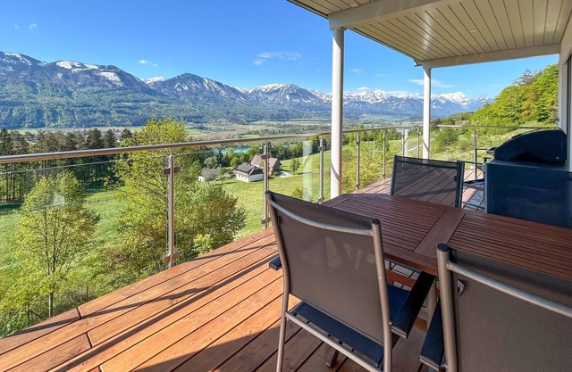 Chalet mit Karawankenblick