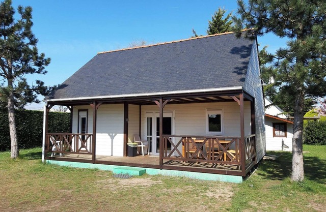 Chalet on the edge of the harbour
