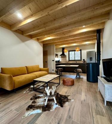 Chalet Prestige aux Angles - Confort et Elégance