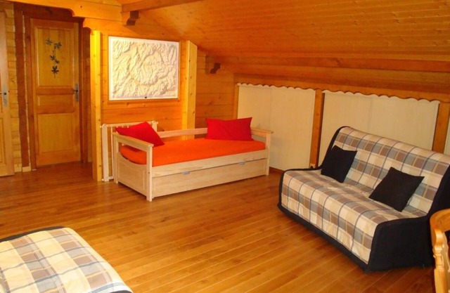 Chalet, terrace, fireplace or stove, parking, tv, 120m², Pralognan-la-Vanoise