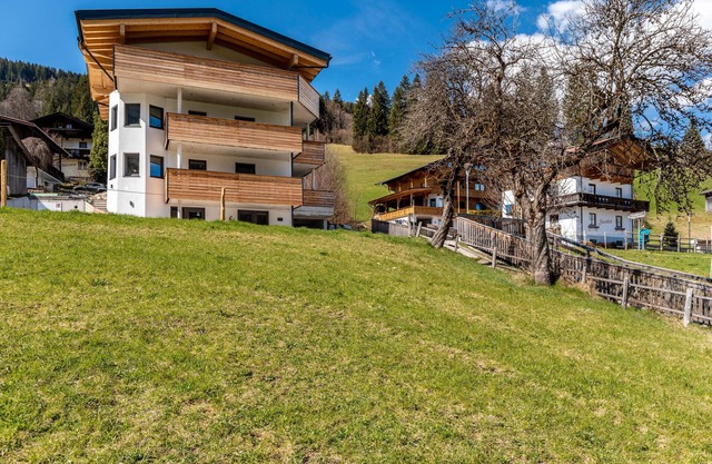 Chalet 'Tirolee Marchegg -' with Mountain View, Shared Terrace and Wi-Fi