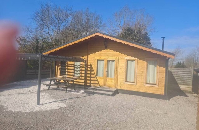 CHALET WITH SOFA TANTRA