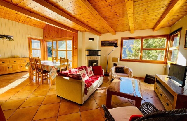 Chalet with spacious garden in Briançon