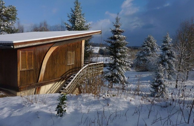 Chalets with large living room, close to shops Up to 12 people