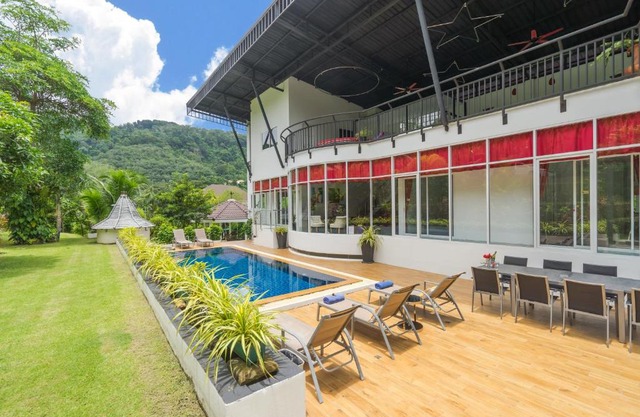 Chalong - 10 BR Private Pool Villa - Villa Nap Dau - Phuket