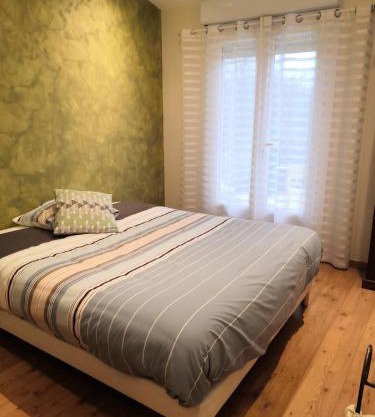 Chambre dans un écrin de verdure