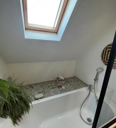 Chambre et salle de bain privée
