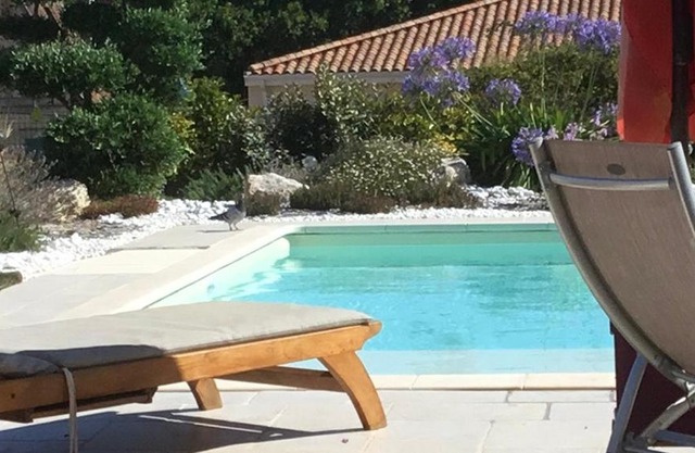 Chambre indépendante avec piscine