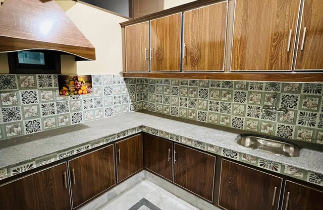 Chandi Hotel and Apartments