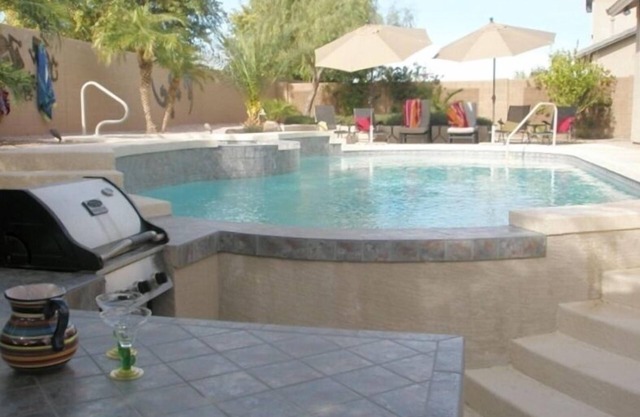 Chandler Single Family/Heated Pool & Spa/Swim up Bar