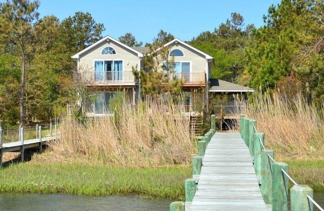 Channel Watch - Waterfront home w/Private Pier!