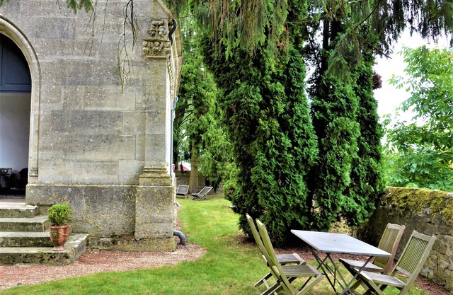 Chapel dating from 1810, restored in charming cottage.