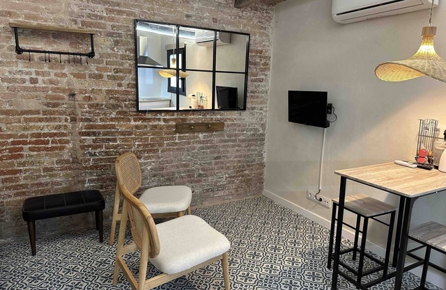 Charming Apartment With Patio & Pool