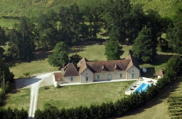 Character house in the Bordeaux vineyards