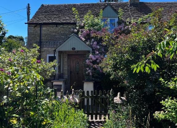Characterful, Cosy Cotswold Cottage, Folly Cottage