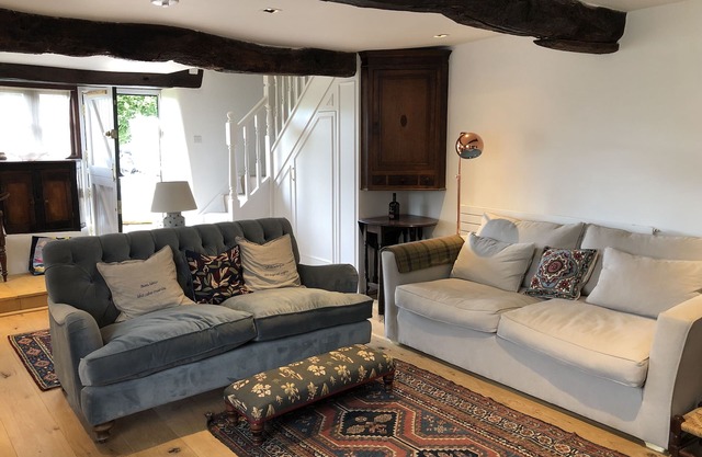 Characterful, cosy cottage with far reaching views along the Slad Valley
