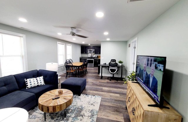 "Charlie's by the Bay" Unit 4