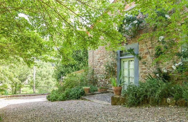 Charm, comfort, relax at il Bracconiere, part of il Cavato, typical farmhousen,