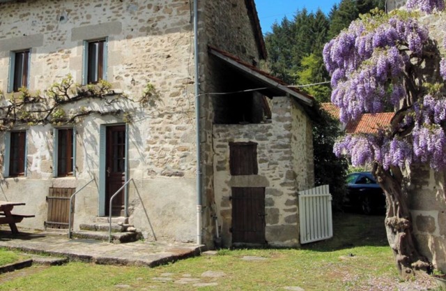 CHARMING COTTAGE IN THE MONTS D'AMBAZAC AT THE FOOT OF THE SINGLETRACK BIKE PARK