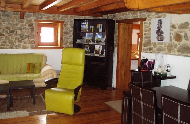 Charm, modern comfort and all services offered (cleaning, linen, games, tv .)