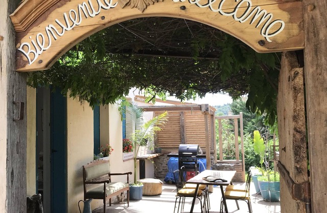 Charmant Cottage Avec Terrasse Ombragée