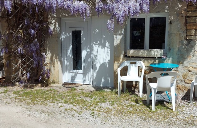 Charmant Studio au Bord D'un Petit Ruisseau