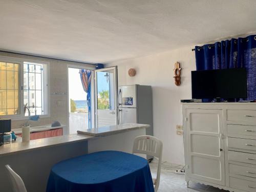 Charmant studio avec vue sur mer