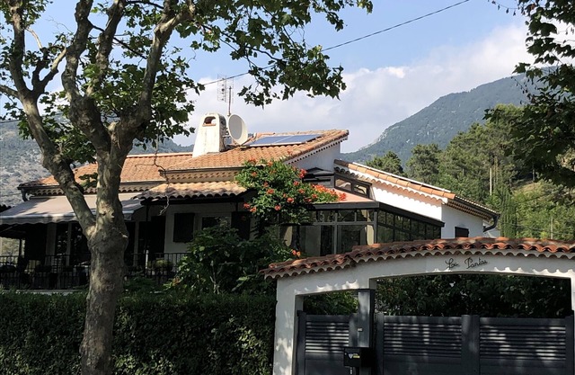 Charmante Maison de Famille au Cœur de Larrière-pays Niçois