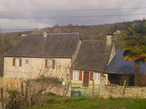 Charmante Maison Périgourdine avec Jardin Clos, Cheminée et à Proximité des Sites Préhistoriques - FR-1-616-291