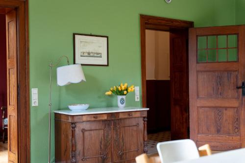 Charmante Wohnung im historischen Forsthaus Elisenhof nahe Koblenz