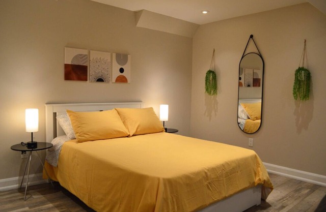 Charming 1 BDR Studio in Ajax! Sleeps 2